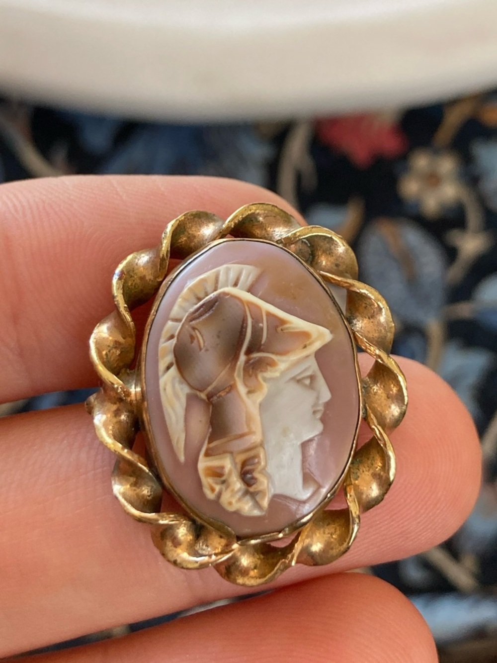 Antique Victorian Goddess Athena/Minerva Carved Shell Cameo Brooch Missing Pin